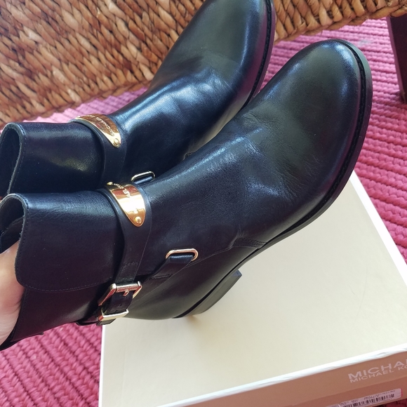 Michael Kors leather ankle boots - Picture 3 of 3